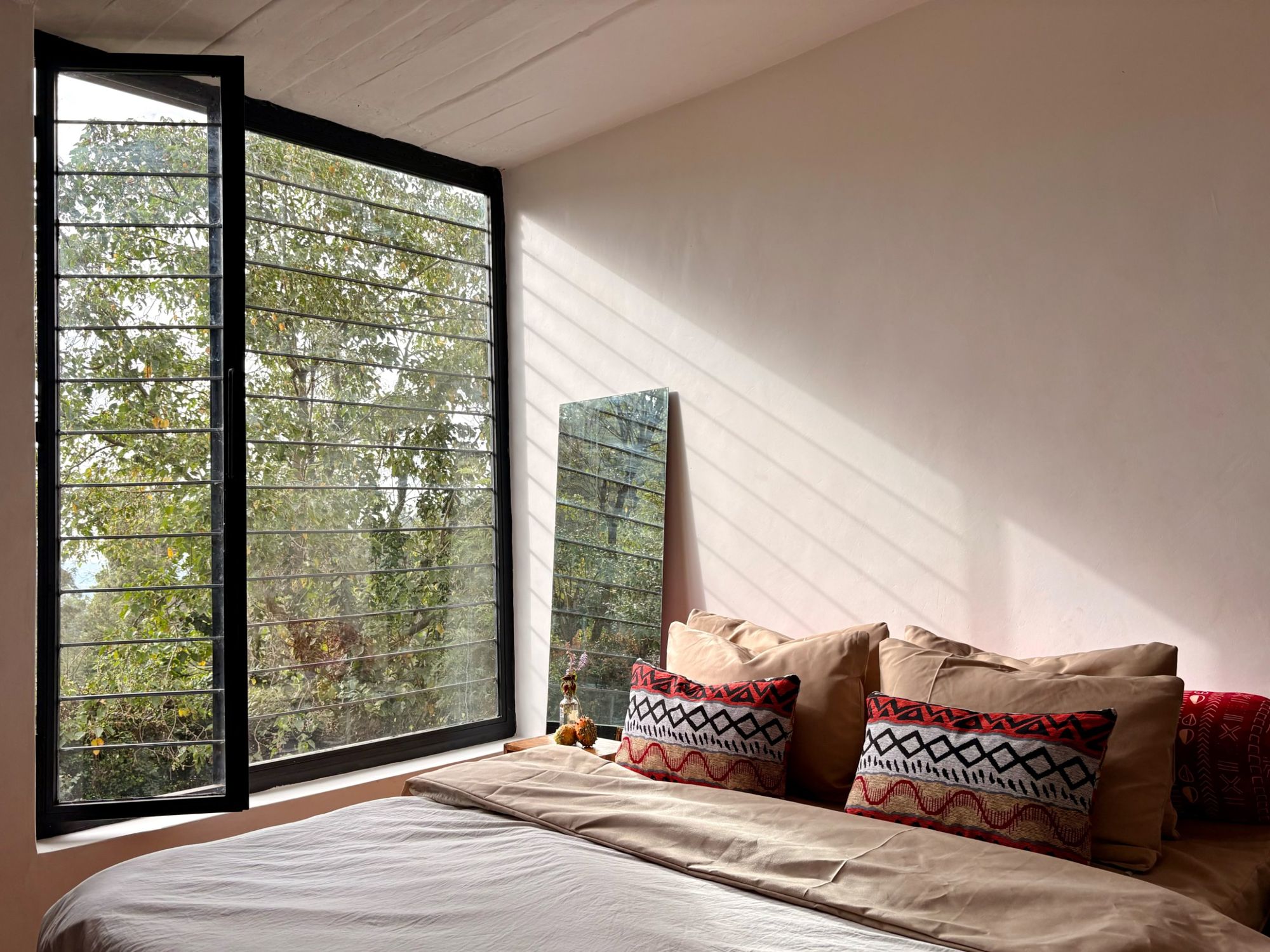 Schlafzimmer mit Fenster